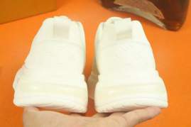 Picture of Louis Vuitton Shoes _SKULVsz38-43mnf102417288